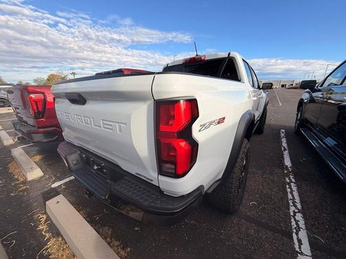 Summit White 2024 Chevrolet Colorado ZR2