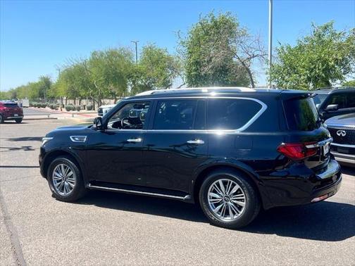 2022 INFINITI QX80 Luxe