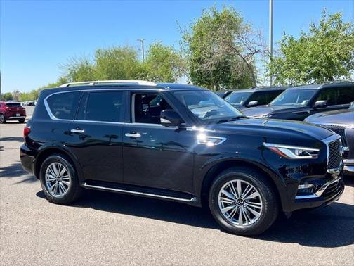 2022 INFINITI QX80 Luxe