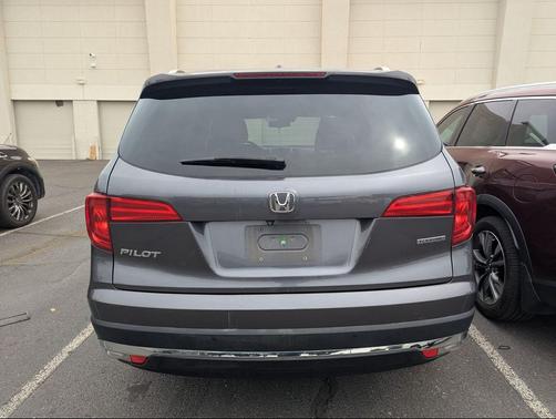 Modern Steel Metallic 2017 Honda Pilot Touring
