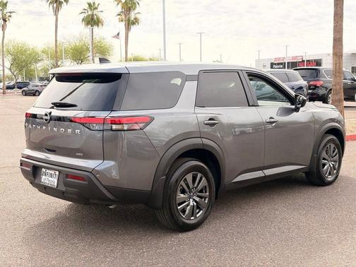 Gun Metallic 2025 Nissan Pathfinder S 4WD
