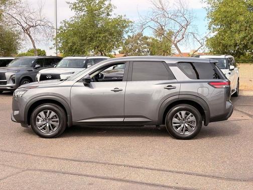 Gun Metallic 2025 Nissan Pathfinder S 4WD
