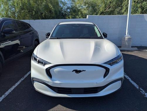 Star White Metallic Tri-Coat 2025 Ford Mustang Mach-E Premium