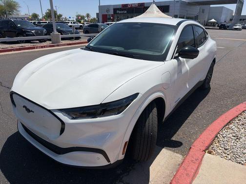 Star White Metallic Tri-Coat 2025 Ford Mustang Mach-E Premium