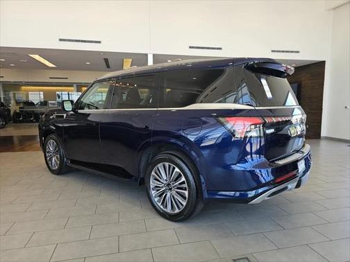 2025 INFINITI QX80 Luxe