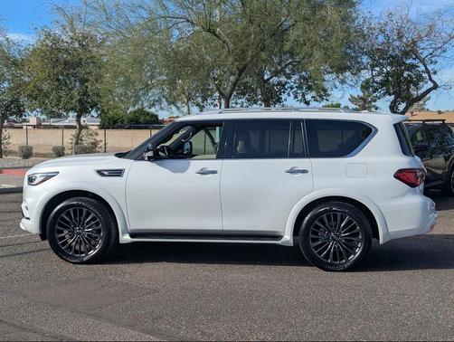2024 INFINITI QX80 SENSORY AWD