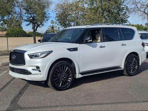 2024 INFINITI QX80 SENSORY AWD