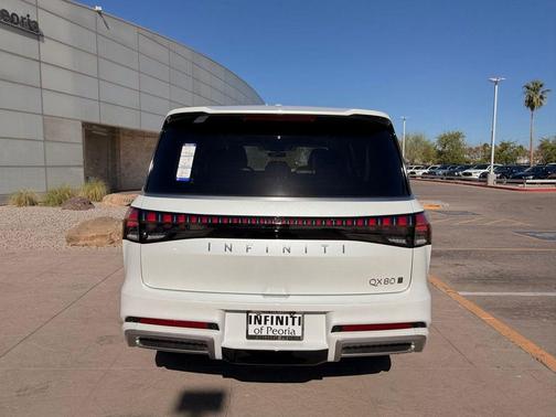 Radiant White 2026 INFINITI QX80 Luxe