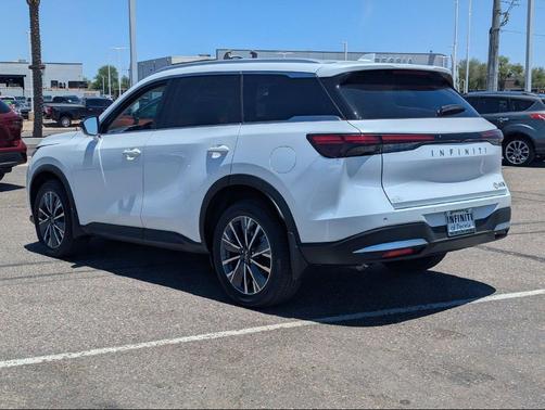 Radiant White 2027 INFINITI QX60 LUXE AWD