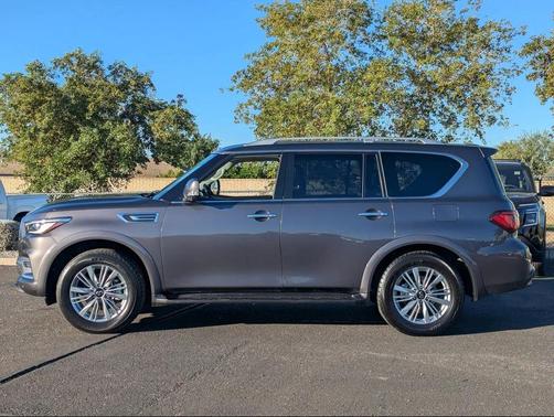 2021 INFINITI QX80 Luxe