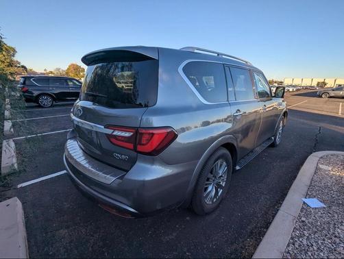 2021 INFINITI QX80 Luxe