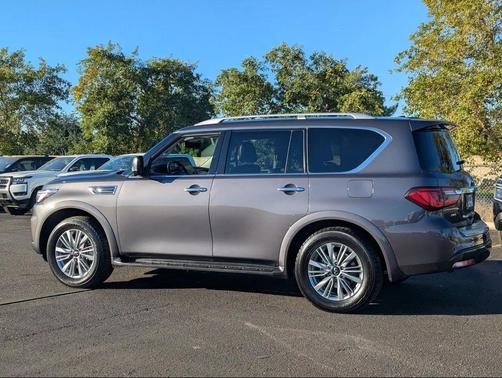 2021 INFINITI QX80 Luxe