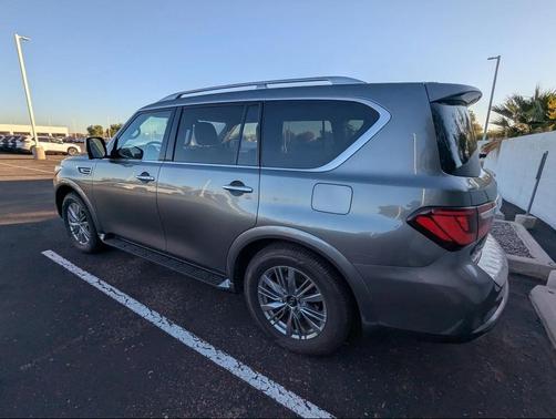 2021 INFINITI QX80 Luxe