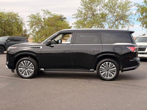 Black Obsidian 2026 INFINITI QX80 Luxe