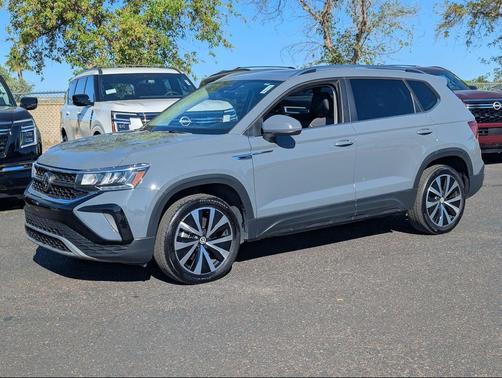 2024 Volkswagen Taos 1.5T SE