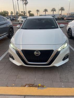 Pearl White 2019 Nissan Altima 2.5 SL