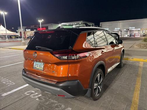 Sunset Drift Chromaflair/Super Black 2021 Nissan Rogue SL