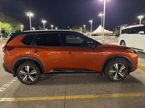 Sunset Drift Chromaflair/Super Black 2021 Nissan Rogue SL