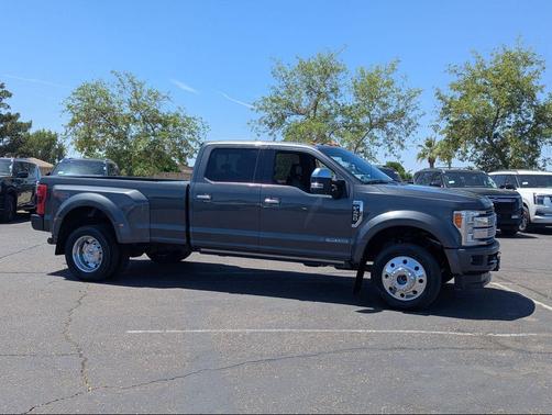 Magnetic 2018 Ford F-450 Platinum