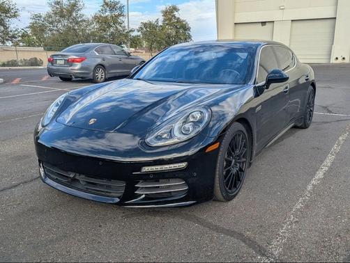 2014 Porsche Panamera 4S Executive