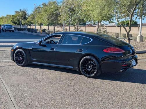 2014 Porsche Panamera 4S Executive