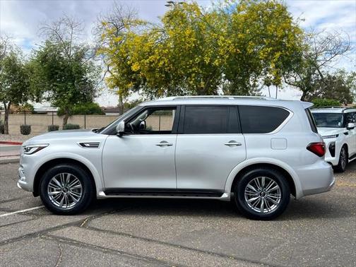 2022 INFINITI QX80 Luxe