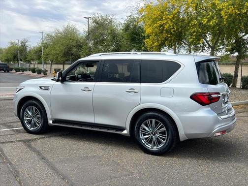 2022 INFINITI QX80 Luxe