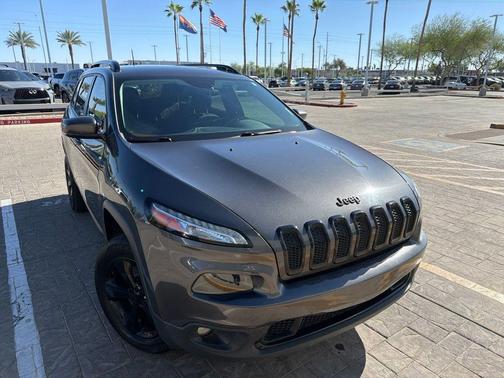 Granite Crystal Metallic Clearcoat 2017 Jeep Cherokee Limited