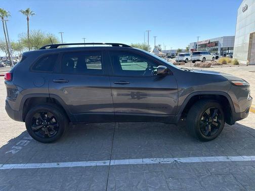 Granite Crystal Metallic Clearcoat 2017 Jeep Cherokee Limited