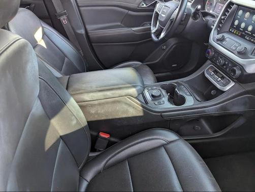 2023 GMC Acadia AWD SLT