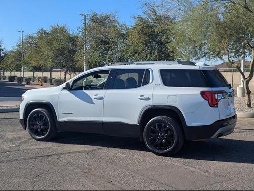 2023 GMC Acadia AWD SLT