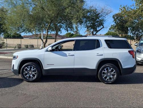 2023 GMC Acadia AWD SLT