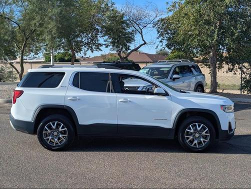 2023 GMC Acadia AWD SLT