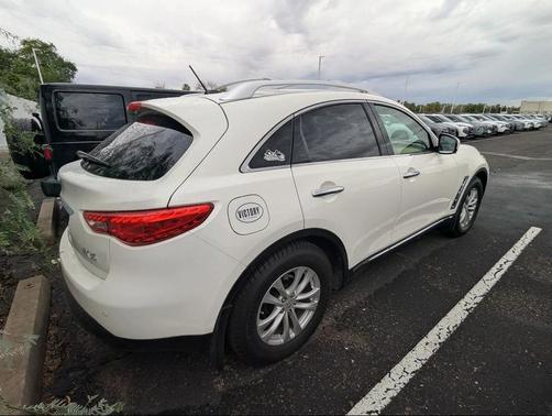 2011 INFINITI FX35 Base