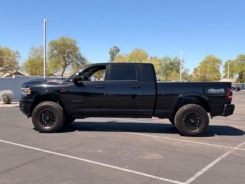 Diamond Black Crystal Pearlcoat 2020 RAM 2500 Laramie Mega Cab 4x4 6'4' Box