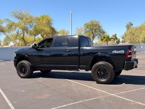 Diamond Black Crystal Pearlcoat 2020 RAM 2500 Laramie Mega Cab 4x4 6'4' Box