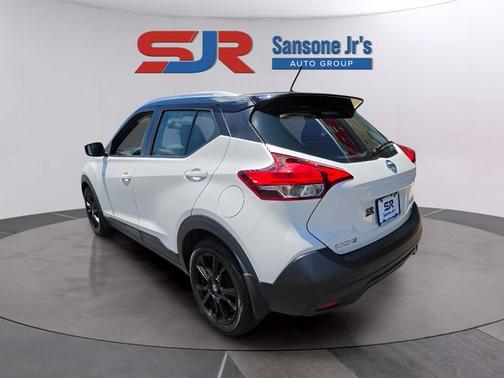 Aspen White / Super Black 2019 Nissan Kicks SV