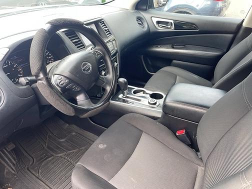 2020 Nissan Pathfinder S