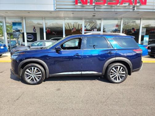 2022 Nissan Pathfinder Platinum