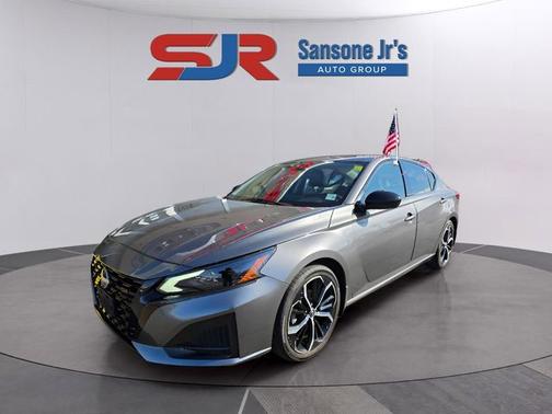 Gun Metallic 2024 Nissan Altima 2.5 SR