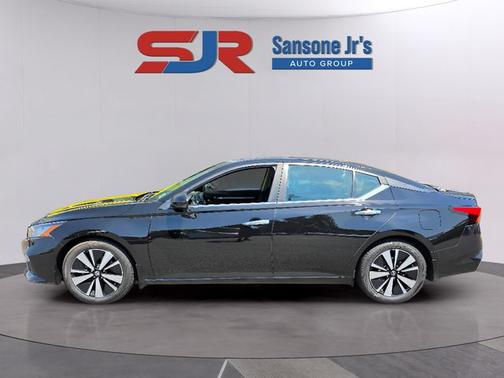 Black 2021 Nissan Altima 2.5 SV
