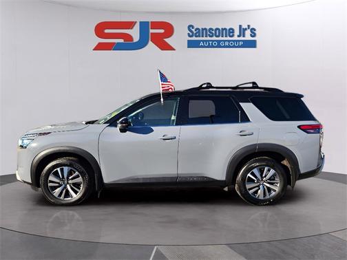 2024 Nissan Pathfinder SL