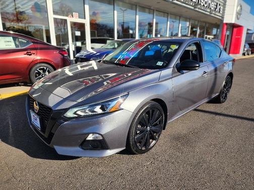 2022 Nissan Altima 2.5 SR