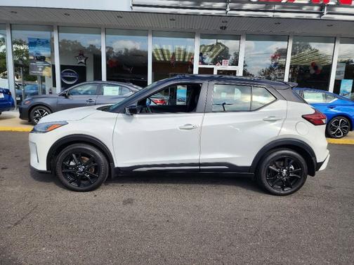 2024 Nissan Kicks SR