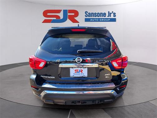2020 Nissan Pathfinder SL