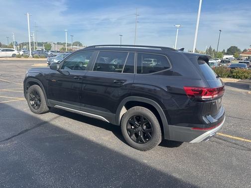 2024 Volkswagen Atlas 2.0T Peak Edition SE w/Technology