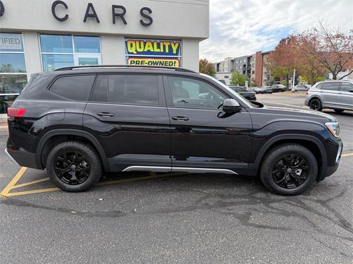 2024 Volkswagen Atlas 2.0T Peak Edition SE w/Technology