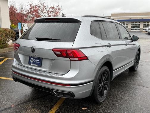2022 Volkswagen Tiguan 2.0T SE R-Line Black