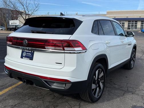 2025 Volkswagen Atlas Cross Sport 2.0T SE w/ Technology
