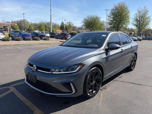 Platinum Gray Metallic 2025 Volkswagen Jetta 1.5T SE